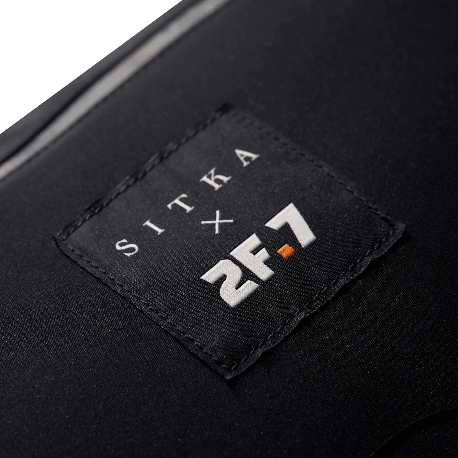 2F.7 Jetstream Insulated WS Muff